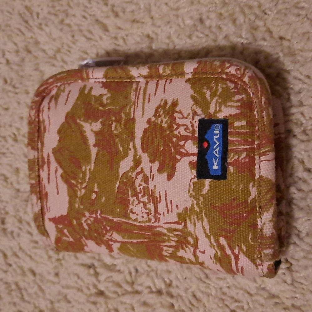 Mountains & trees light pink KAVU wallet